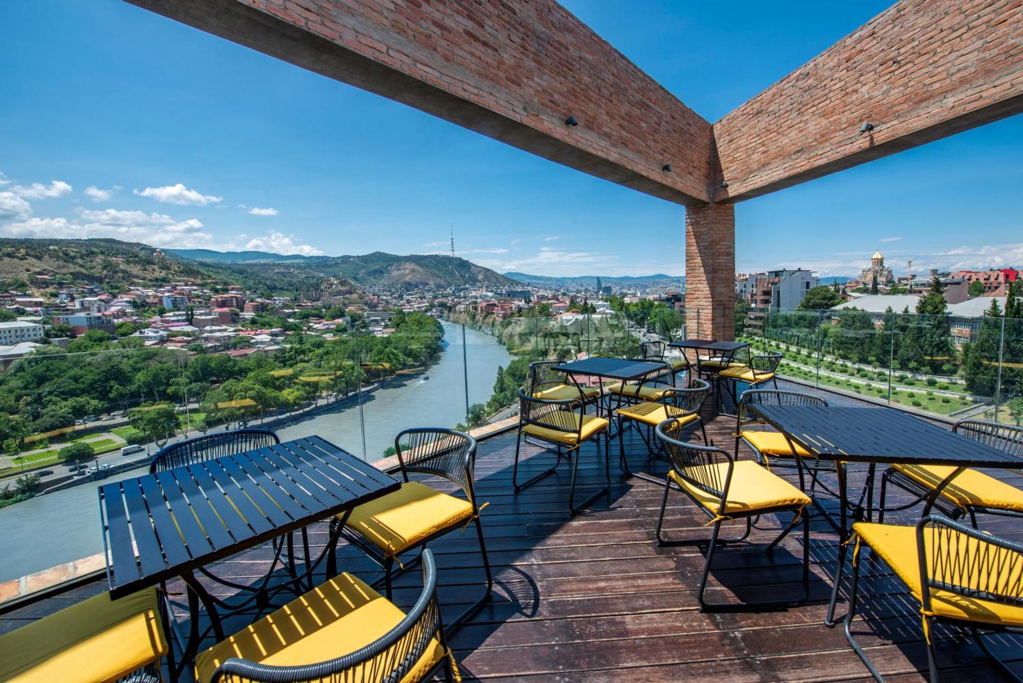 Hotel Golden Tulip Design Tiflis Exterior foto