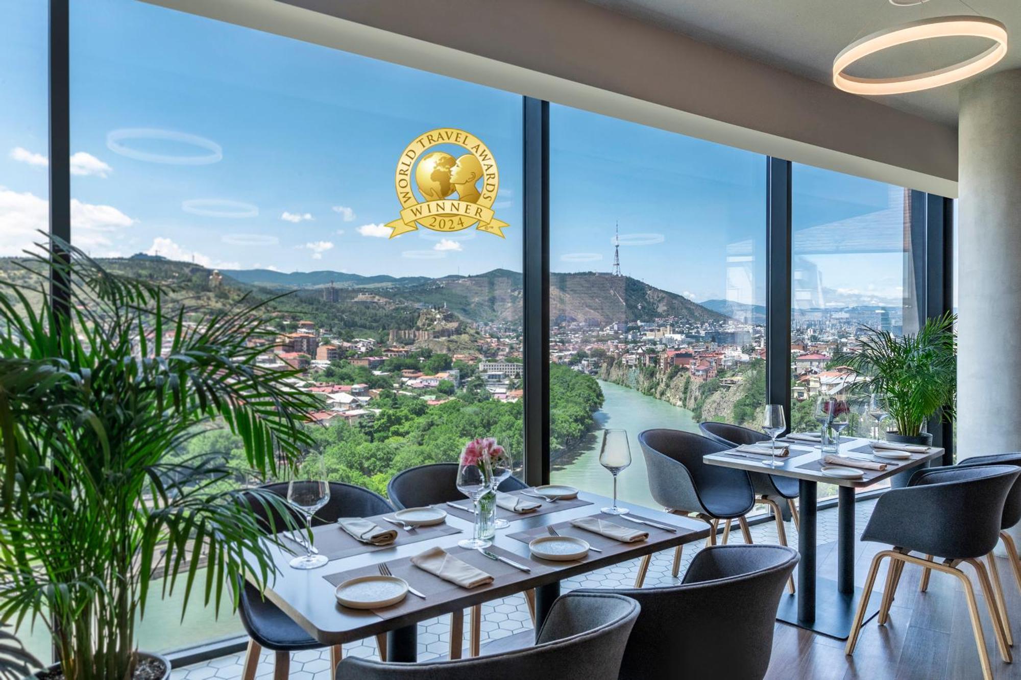 Hotel Golden Tulip Design Tiflis Exterior foto